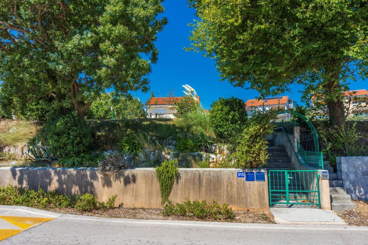 Apartments Star By The Sea Čižići Esterno foto