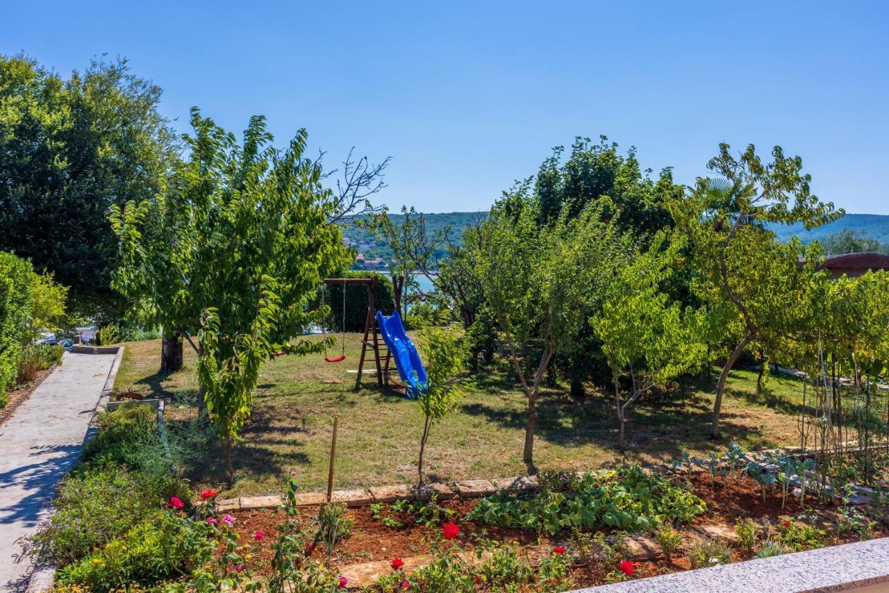 Apartments Star By The Sea Čižići Esterno foto